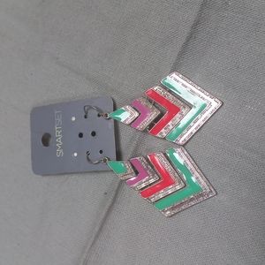 ⚡️3/$12⚡️EARRINGS  dangling silver toned with multi- colors